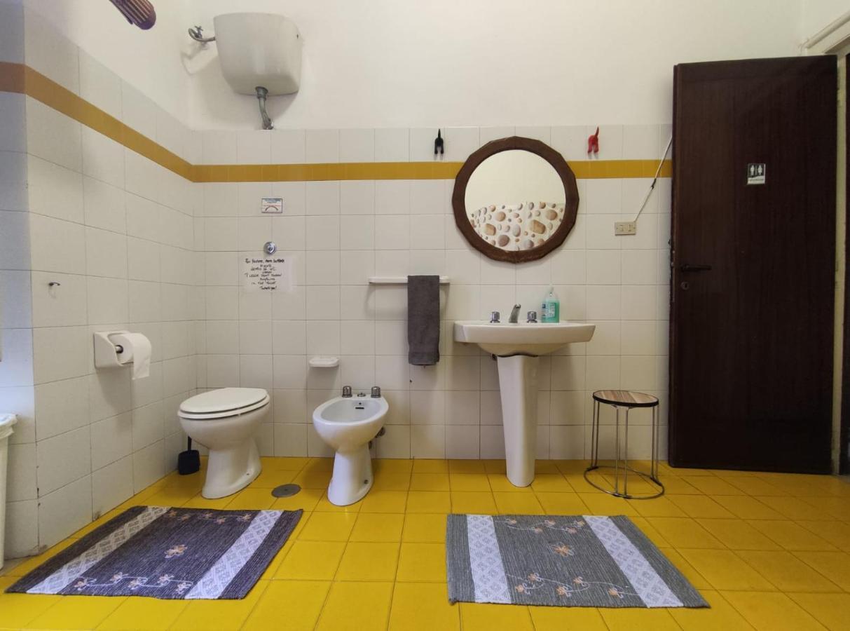 Movidablablabla Hostel Bari Buitenkant foto